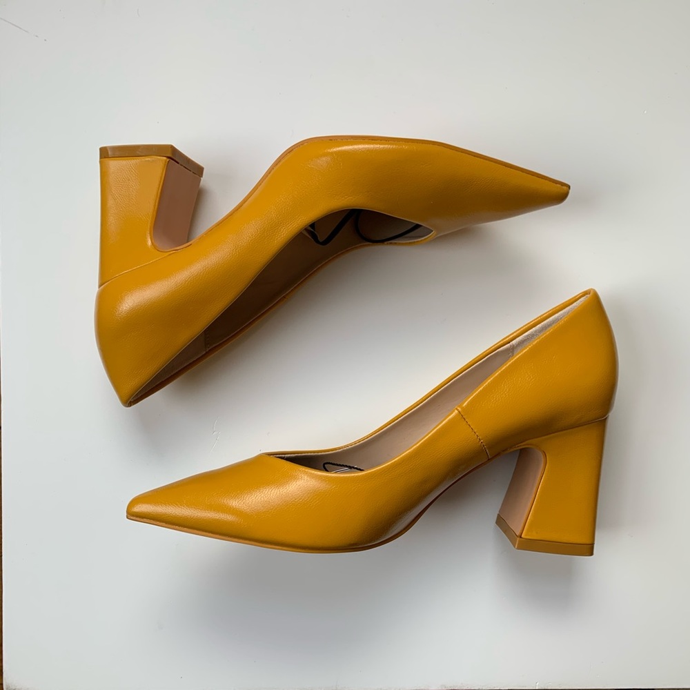 *NWT* Zara Mustard Heel